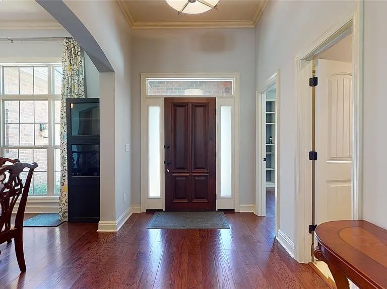 9131 Thetford Way — Photo 2