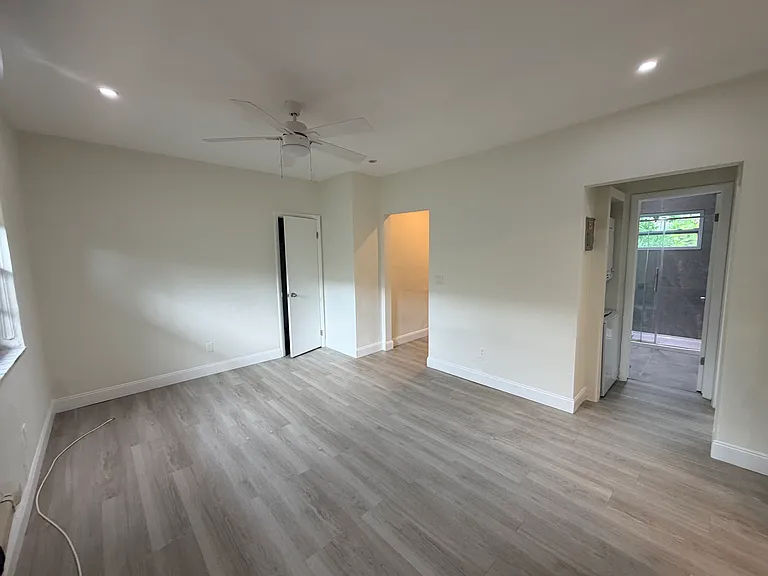 7845 NE Bayshore Ct #16 — Photo 8