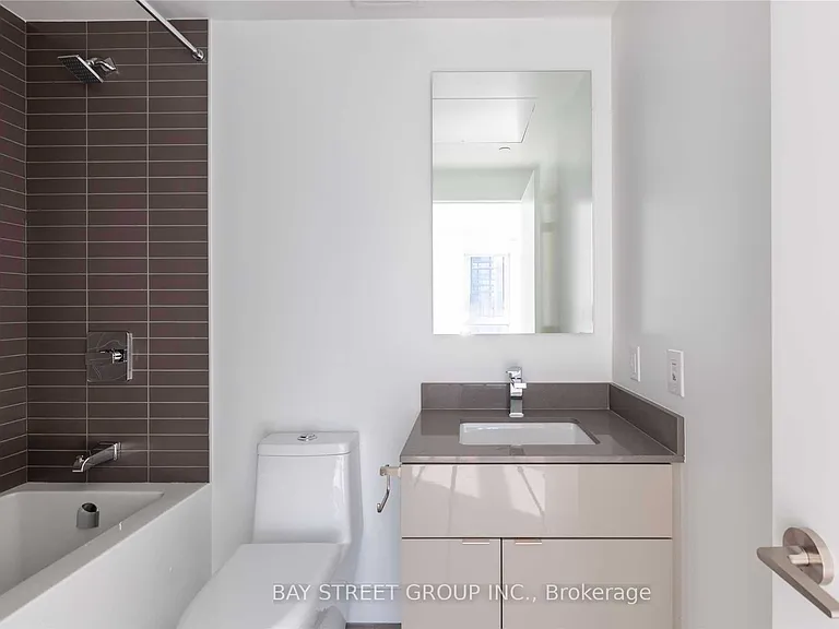 7 Grenville St #2911 — Photo 10