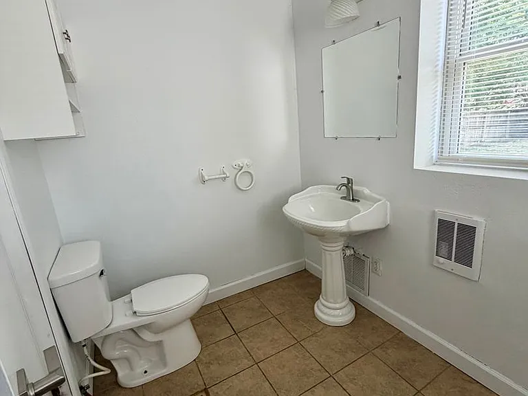 741 S 1st Ave — Photo 23