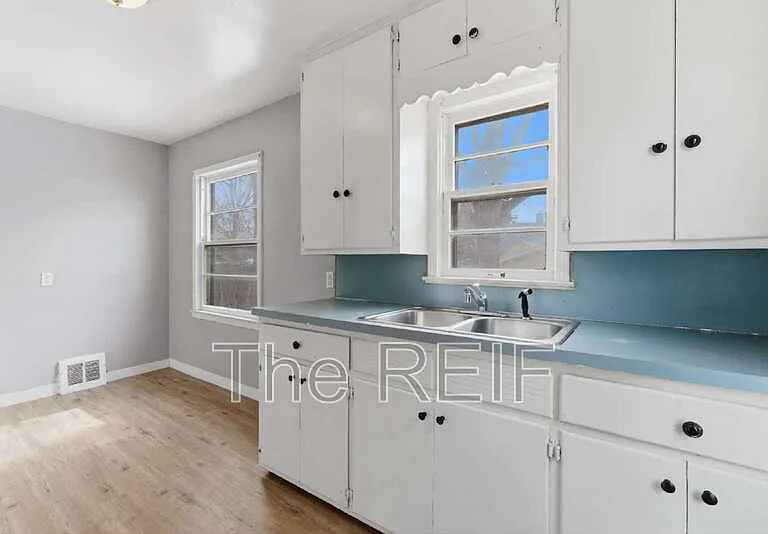 813 Alvord Ave — Photo 5