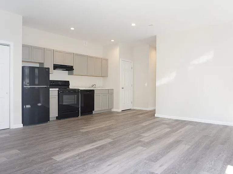 375 Cheswold Rd — Photo 8