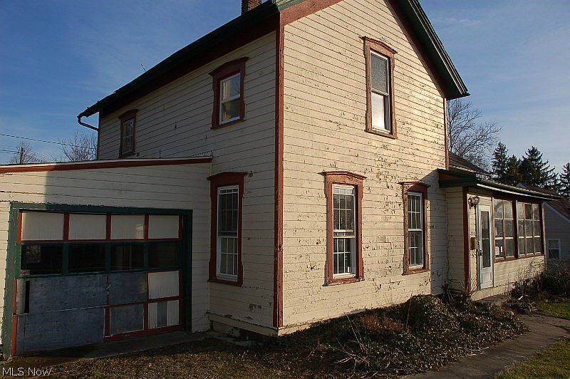 1st image of 220 N Academy St