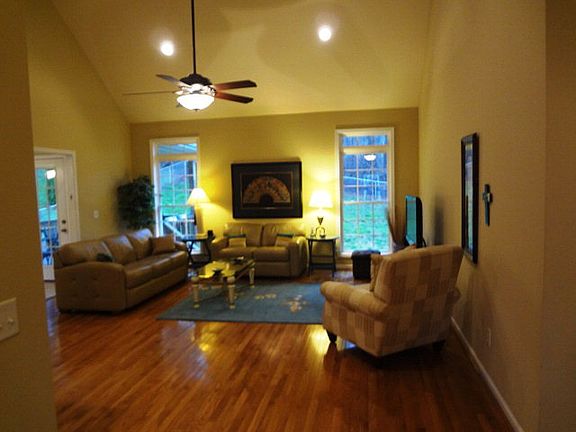 4th image of 3927 Olyvia Ct