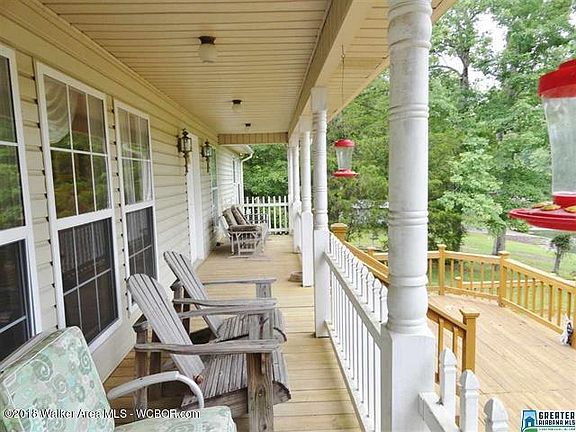 Image 3: Lakeside Porch