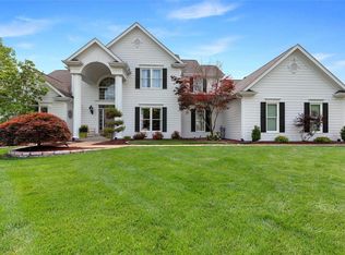 18014 Little Pine Ct, Chesterfield, MO