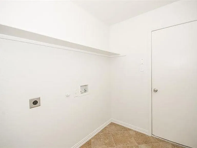 2152 Royal Acres Trl — Photo 15