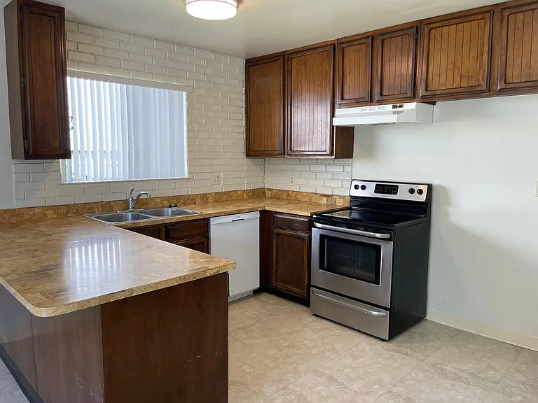 245 Saint Augustine Dr — Photo 4