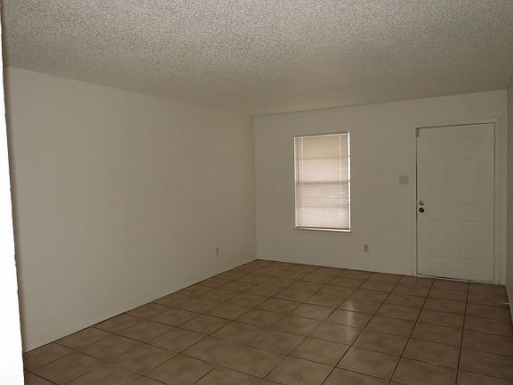 3rd image of 2004 Cedarhill Dr APT C