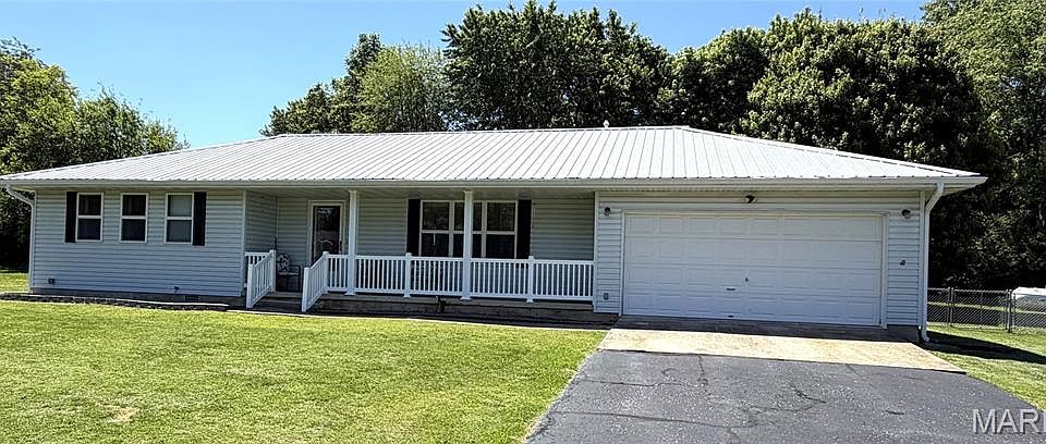 1st image of 616 Kaitlin Dr
