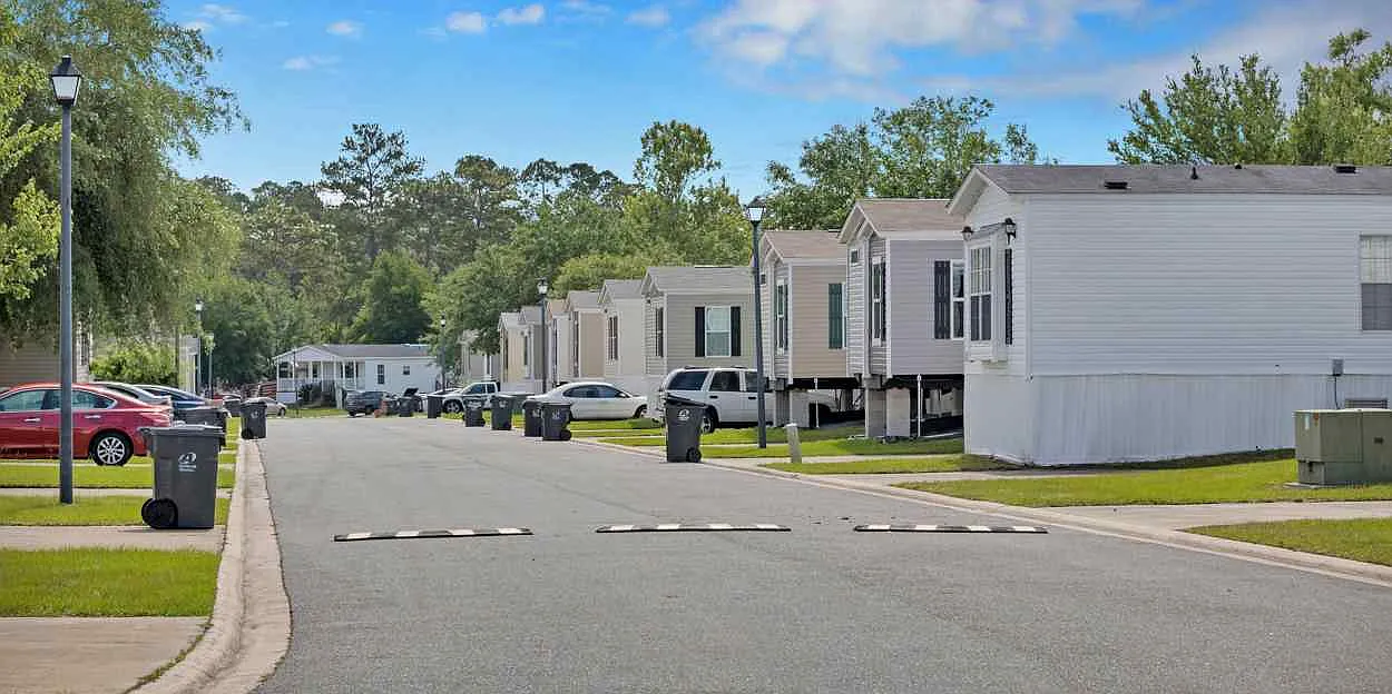 Woodland Estates (FL) — Photo 4