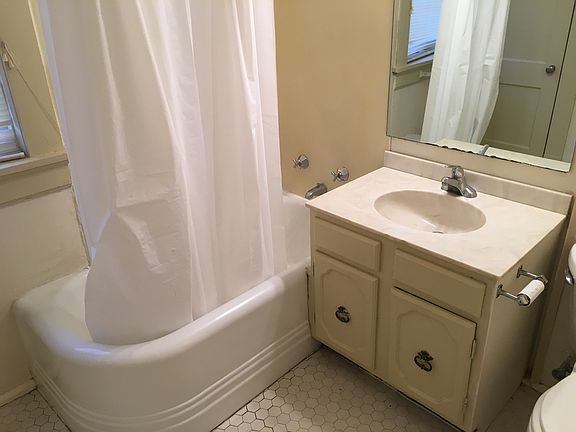 3rd image of 815 N 24th St
