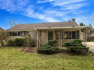 1922 Edgewood Dr, Twinsburg, OH 44087