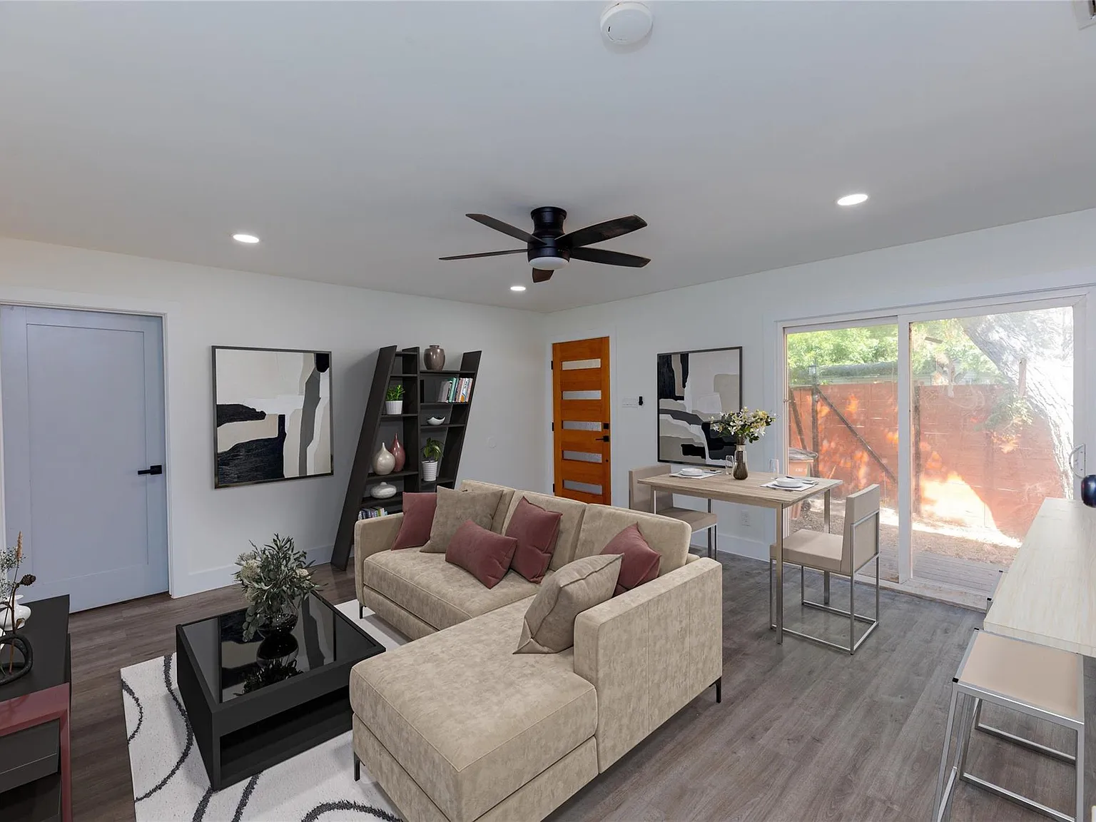 2 bed, 1.0 bath, 960 sqft, $1,600 — Photo 2