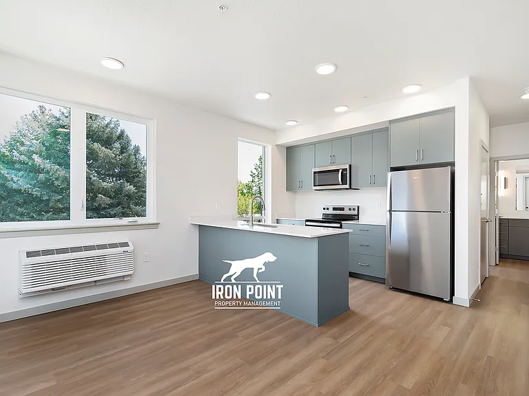 2219 W Kootenai St — Photo 4