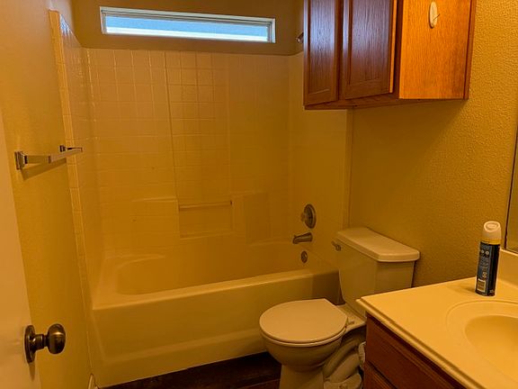 3rd image of 514 Thornton Ct