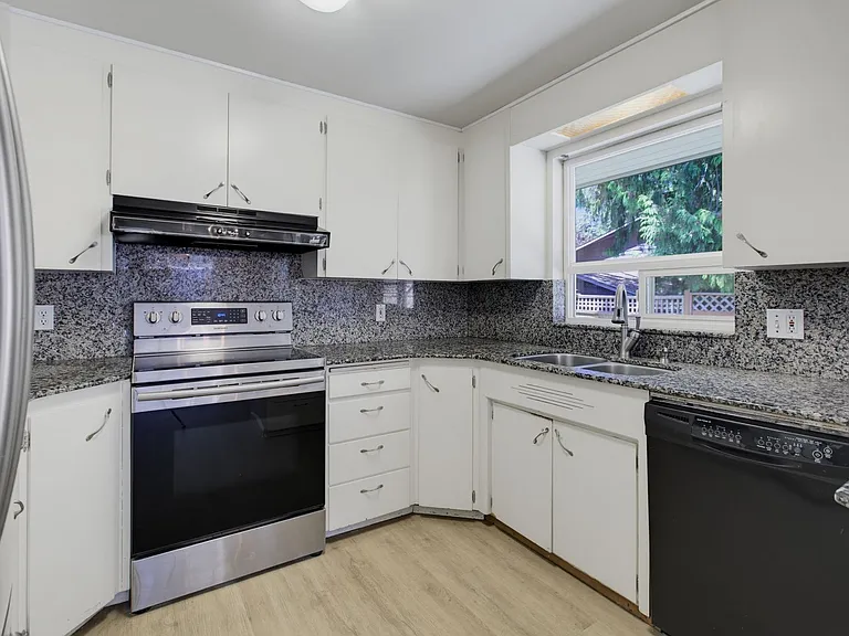 14204 SE 144th St — Photo 7