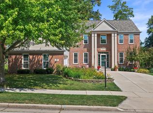 2704 Keri Ct, Waukesha, WI 53188