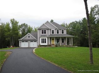 27 Acorn Dr, Hampden, ME 04444