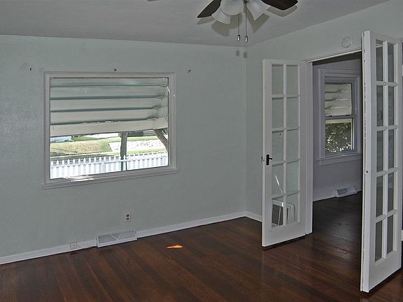 4th image of 626 S 34th St