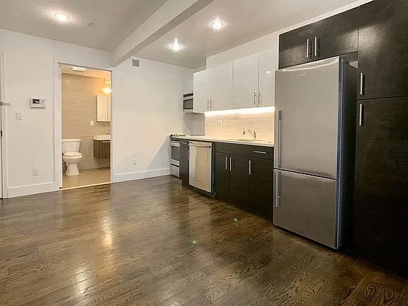 4th image of 148 E 98th St