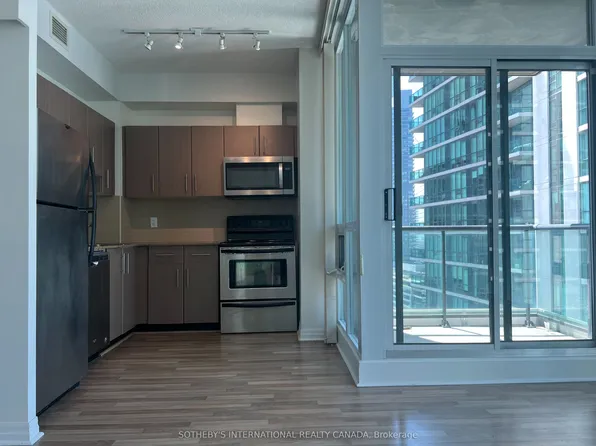 12 Yonge St, Toronto, ON
