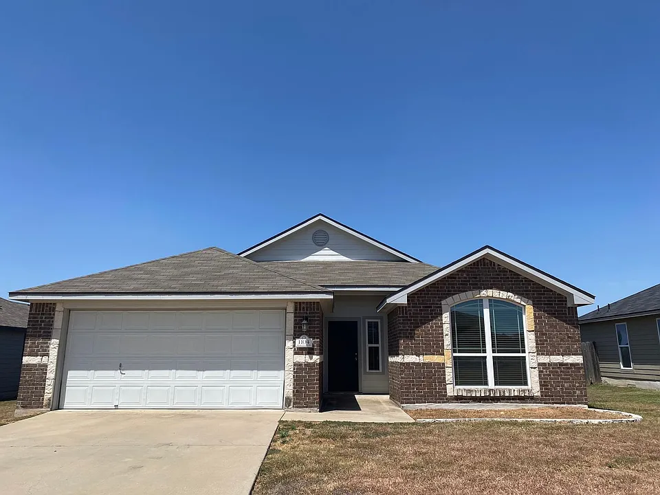 1104 Jamestown Dr
