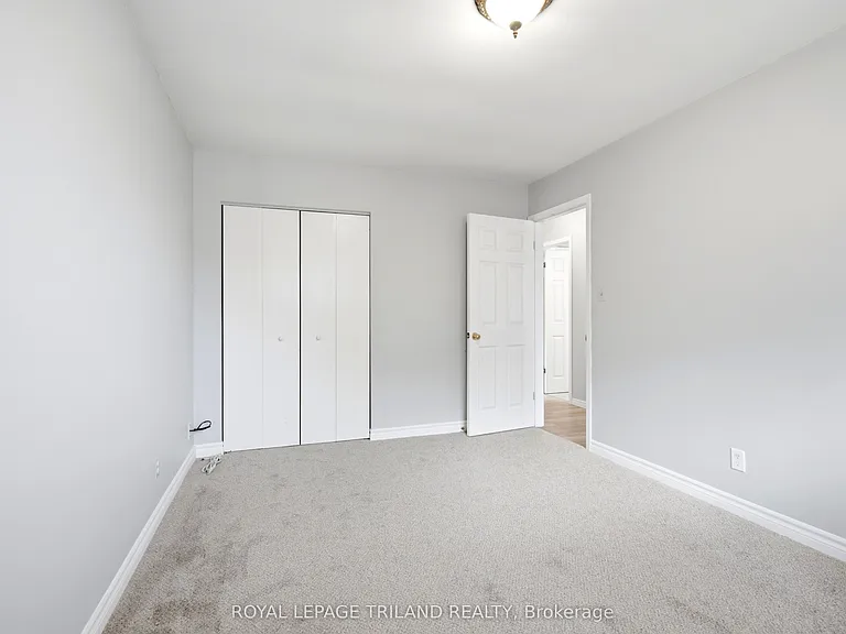 195 B Cedarvale Cres #A — Photo 14