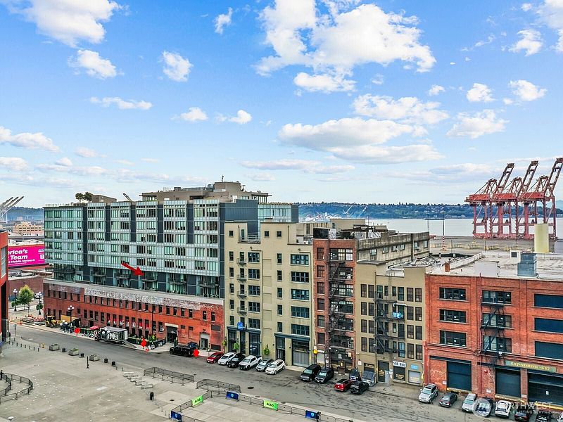 3rd image of 590 1st Avenue S #612