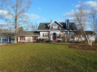 287 Holdren Rd, Little Hocking, OH 45742