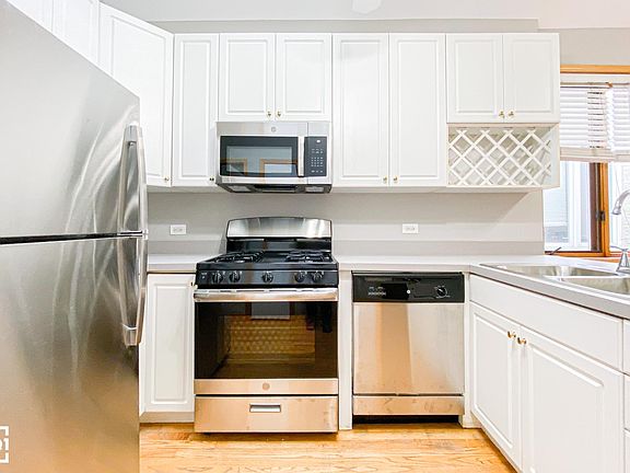 4th image of 1541 W Walton St APT 3