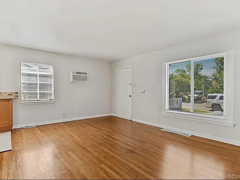 1390 Alton St — Photo 10