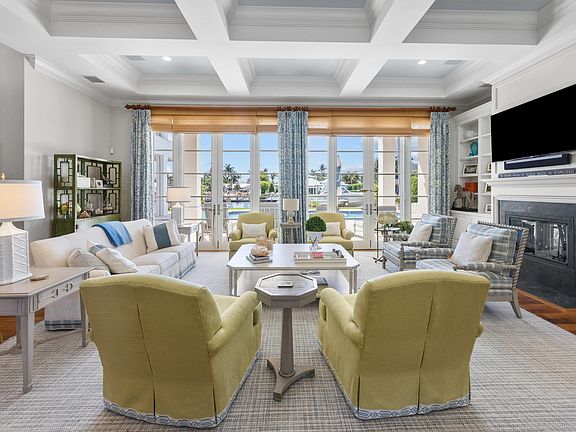 4th image of 1016 Harbor Drive