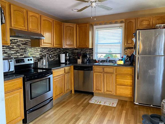 4th image of 35 Schenk Dr #35
