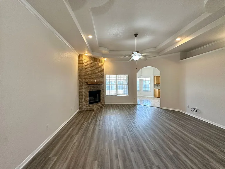 2709 Hydrangea Ave — Photo 2