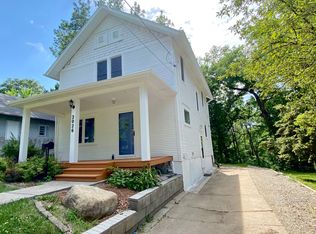 2026 10th St, Des Moines, IA 50314