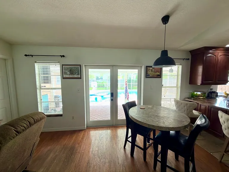 206 N Beverly Ave — Photo 5