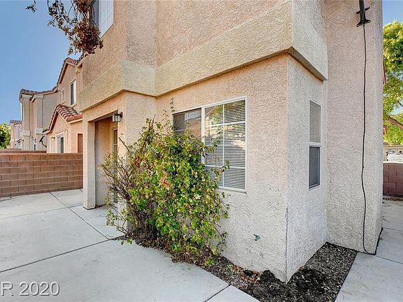 3rd image of 5549 Ness Ave