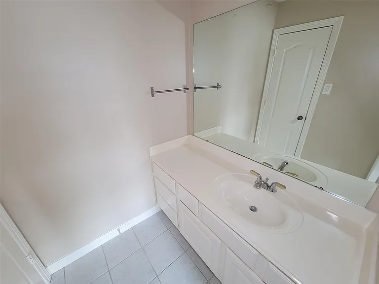 914 Ivory Ridge Ln — Photo 34