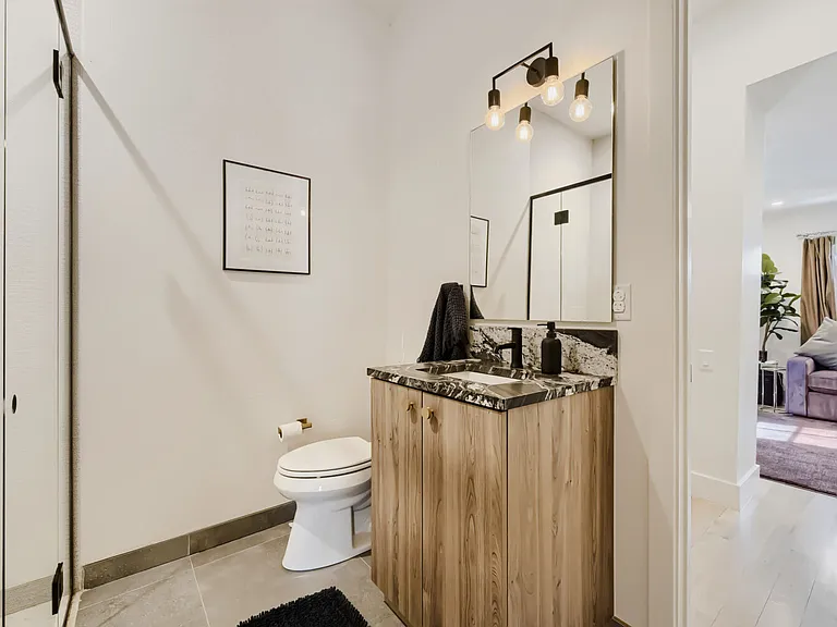 1847 W 35th Ave — Photo 17