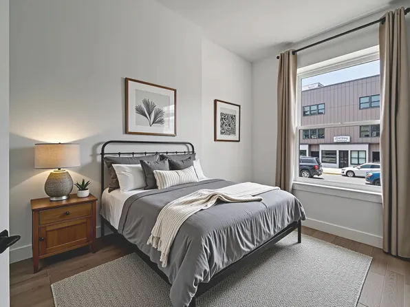 668 Ocean Avenue image 4 of 12