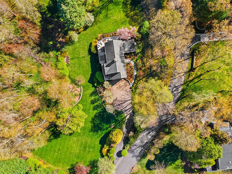 21 Hemlock Hills, Chappaqua, NY 10514 | Zillow