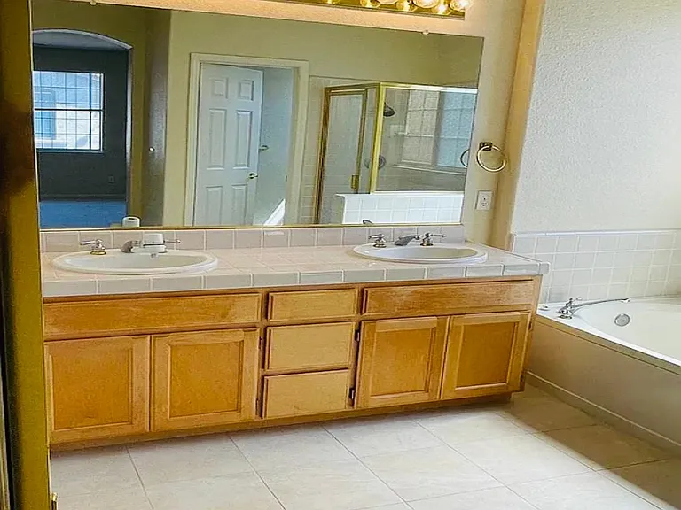 Spacious double sink counter