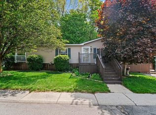 326 Basket Br, Oxford, MI 48371