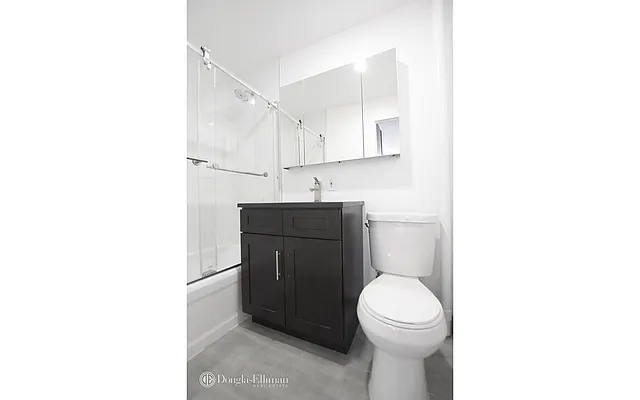 Rented by Douglas Elliman | media 14