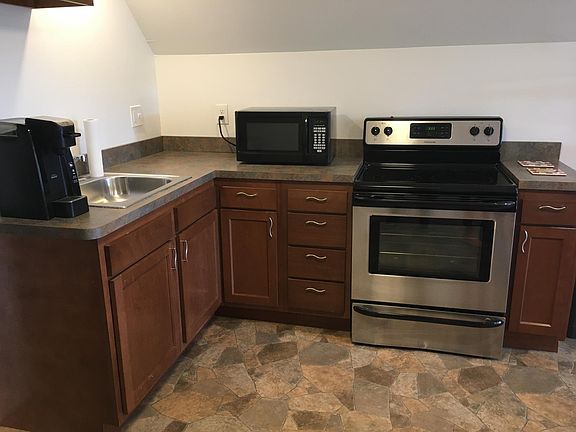 3rd image of 1346 W 61st St #Up