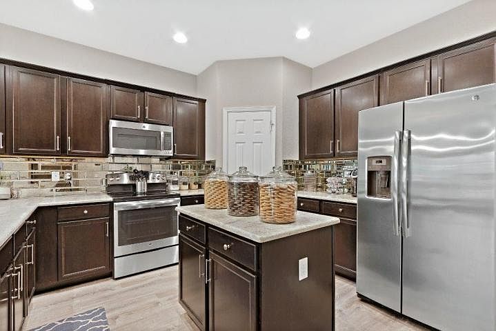 2nd image of 10312 Wellington Parc Dr #10412