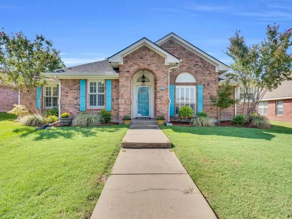 1301 Tad St, Ennis, TX 75119