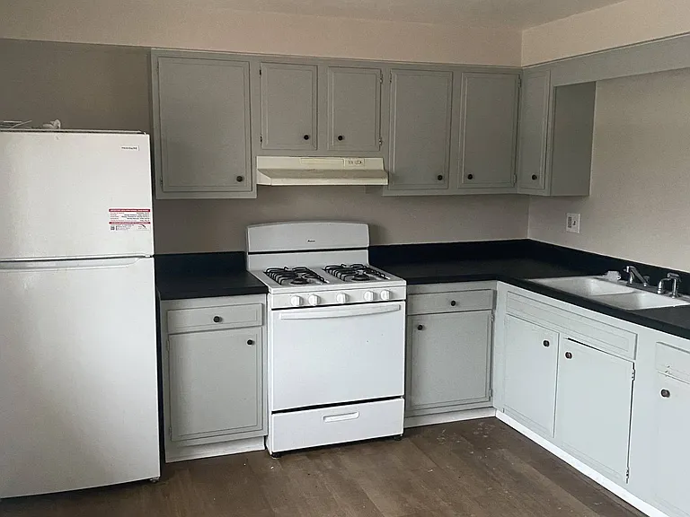 410 S Sterling Ave #7 — Photo 3