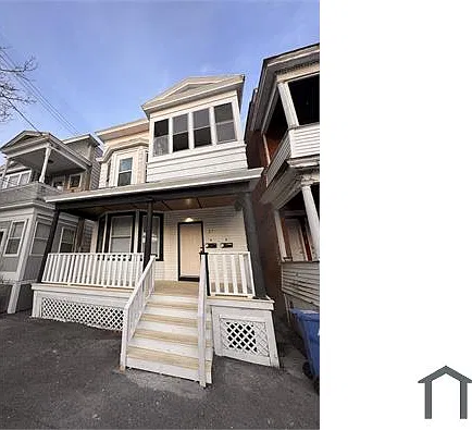 31 Bertha St #2